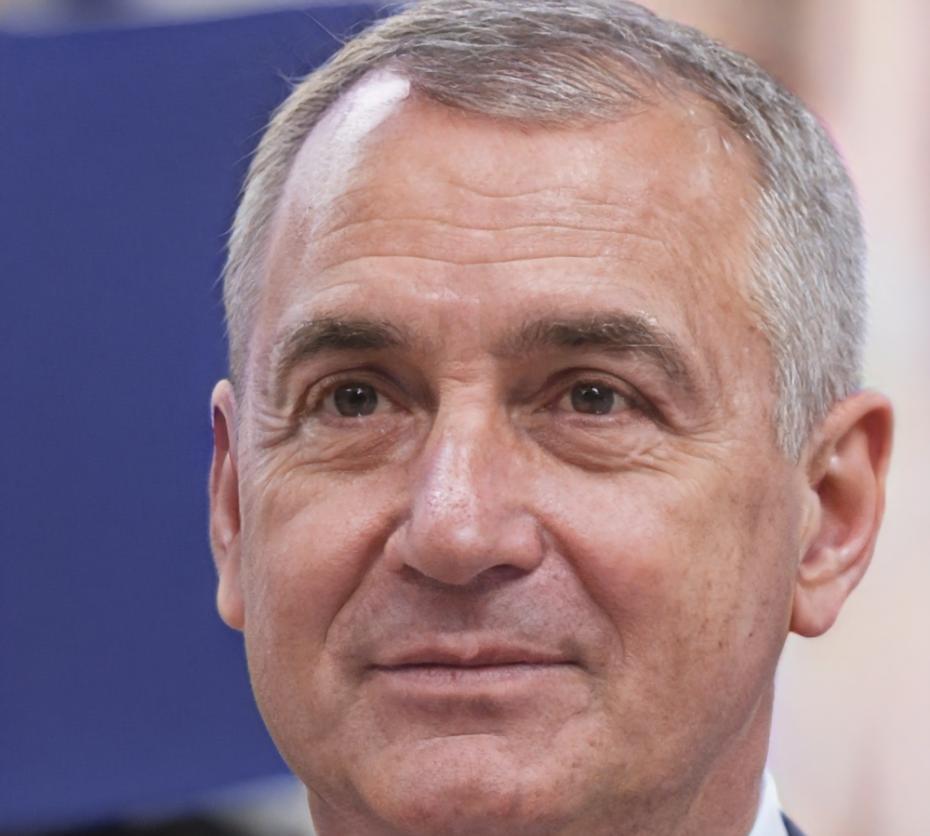 Prof. Andreas Müller, Finanzanalyst